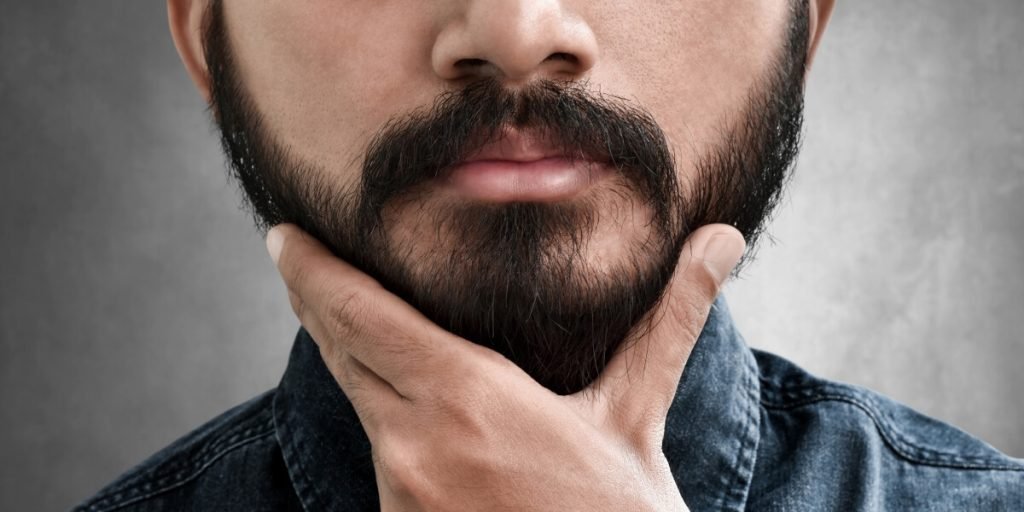El Minoxidil también puede emplearse en la zona de la barba para potenciar su crecimiento. Descubre más gracias a Kuntur Clinic en Barcelona