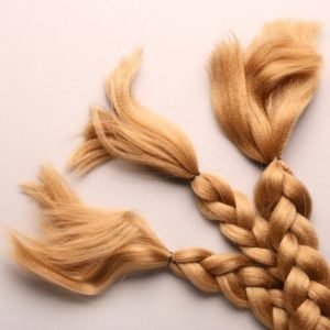 Todo lo que necesitas saber sobre donar cabello para un trasplante capilar por Kuntur Clinic, situada en la ciudad de Barcelona